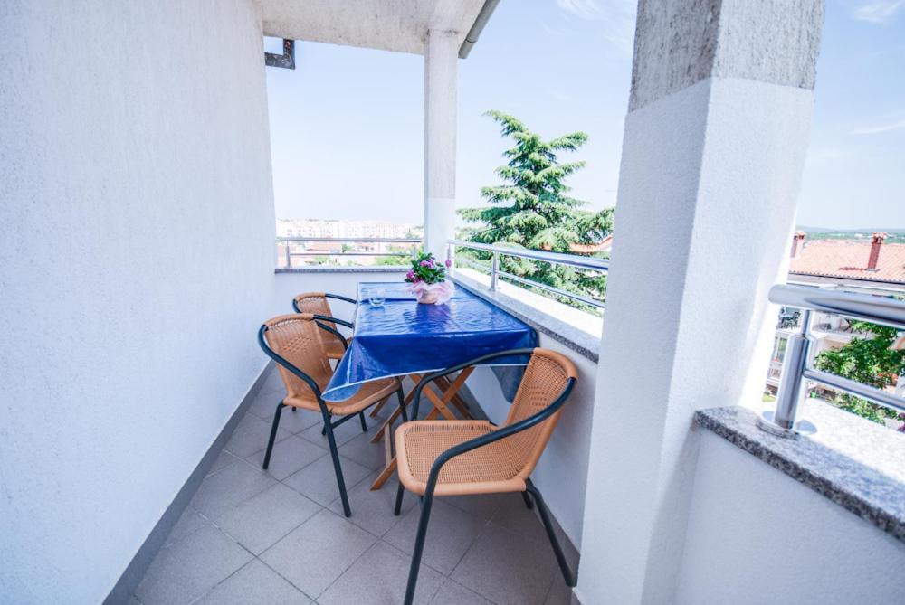 Haus Silvia Apartment Ровин Екстериор снимка