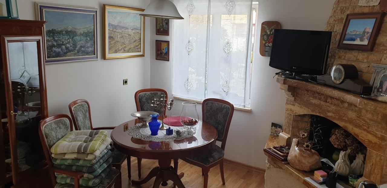 Haus Silvia Apartment Ровин Екстериор снимка